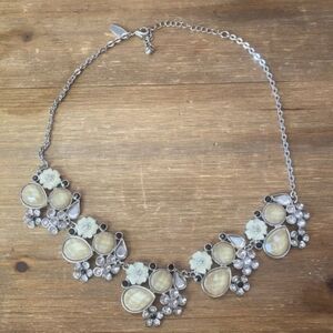 Chic Silver & Cream Necklace - Beautiful NY & CO. Jewelry